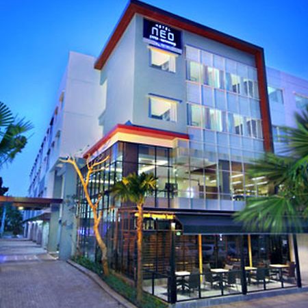 Hotel Neo Candi Simpang Lima - Semarang By Aston מראה חיצוני תמונה