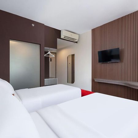 Hotel Neo Candi Simpang Lima - Semarang By Aston מראה חיצוני תמונה