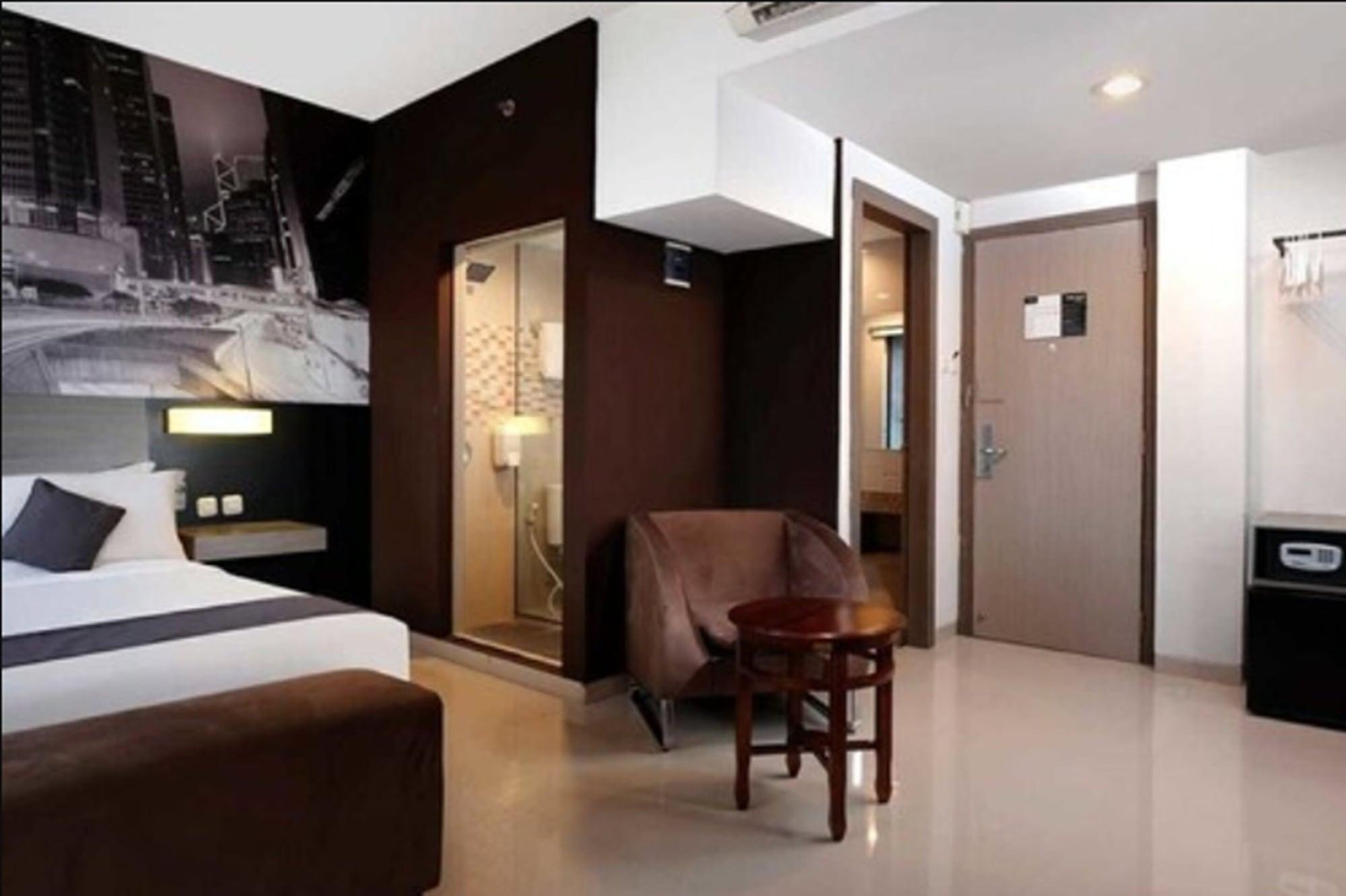 Hotel Neo Candi Simpang Lima - Semarang By Aston מראה חיצוני תמונה