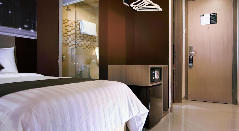 Hotel Neo Candi Simpang Lima - Semarang By Aston מראה חיצוני תמונה