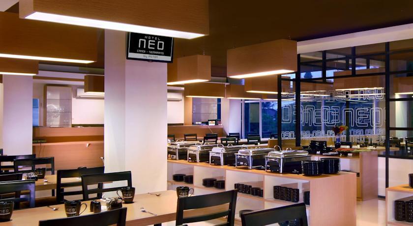 Hotel Neo Candi Simpang Lima - Semarang By Aston מראה חיצוני תמונה
