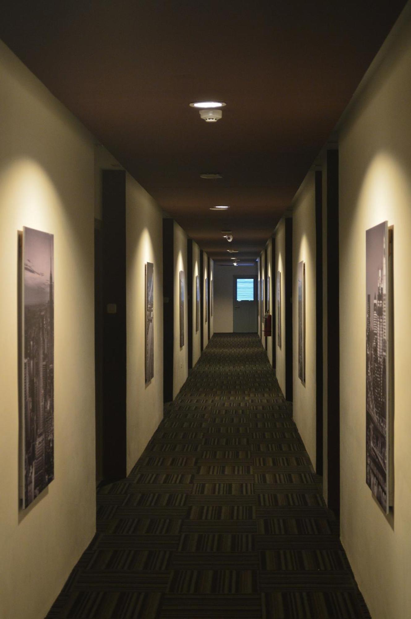 Hotel Neo Candi Simpang Lima - Semarang By Aston מראה חיצוני תמונה