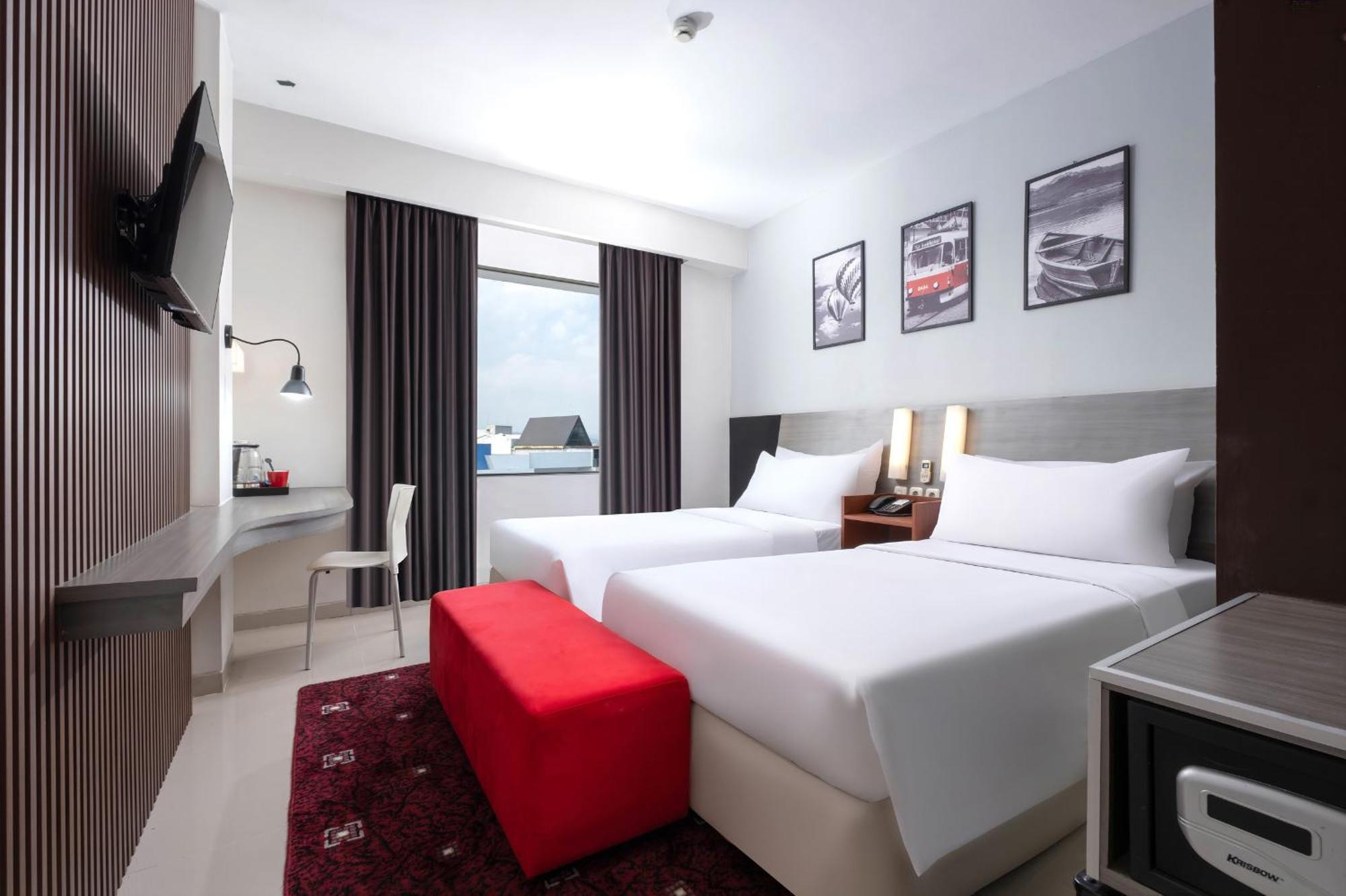 Hotel Neo Candi Simpang Lima - Semarang By Aston מראה חיצוני תמונה