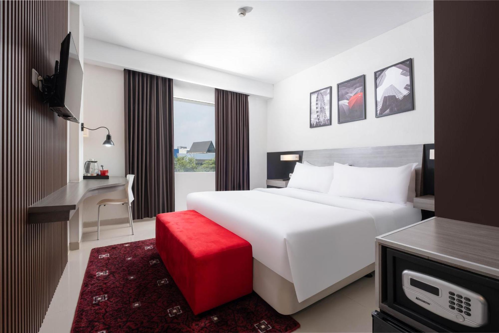 Hotel Neo Candi Simpang Lima - Semarang By Aston מראה חיצוני תמונה