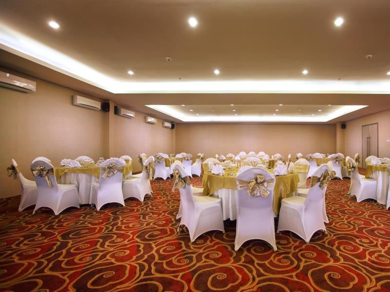 Hotel Neo Candi Simpang Lima - Semarang By Aston מראה חיצוני תמונה