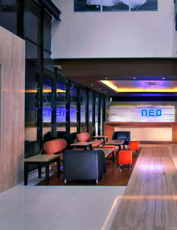 Hotel Neo Candi Simpang Lima - Semarang By Aston מראה חיצוני תמונה