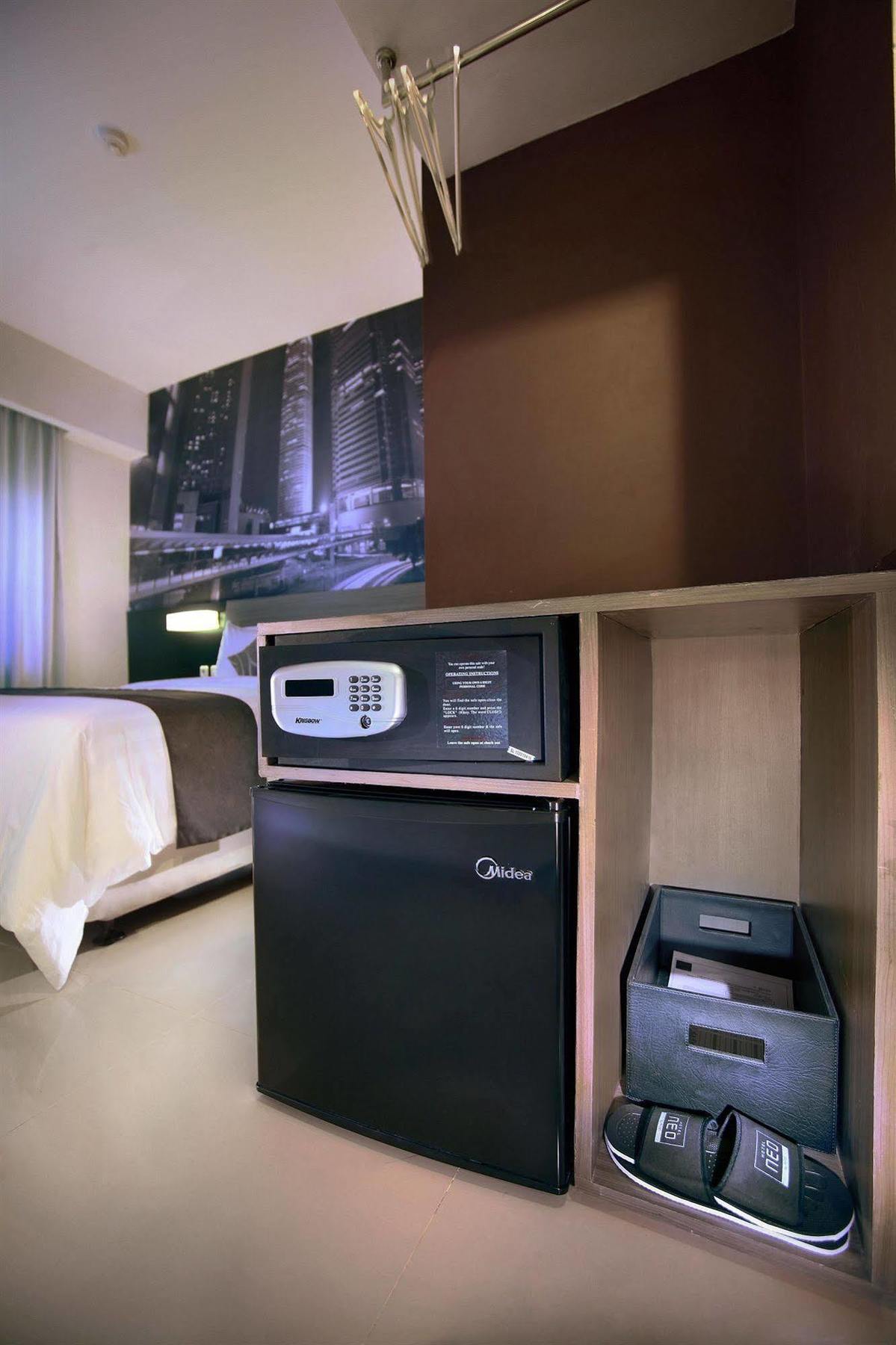 Hotel Neo Candi Simpang Lima - Semarang By Aston מראה חיצוני תמונה