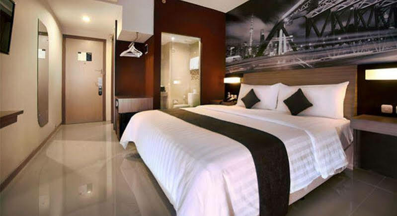 Hotel Neo Candi Simpang Lima - Semarang By Aston מראה חיצוני תמונה